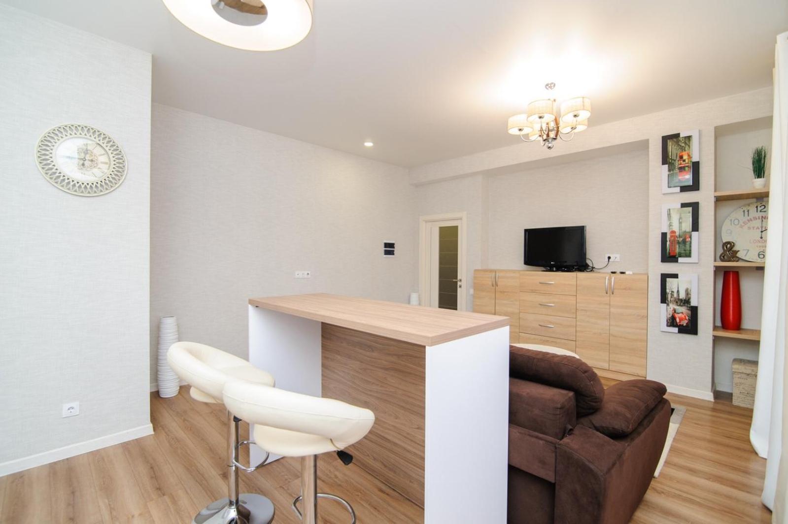 Extra Grand Lev Tolstoi Two Bedrooms คีชีเนา ภายนอก รูปภาพ